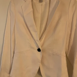 Coat  - Vit helt ny coat 