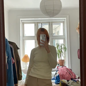 Vintage wool knit - Cute beige vintage wool knit. Has some small holes in front. Fits slim to a 36🤍