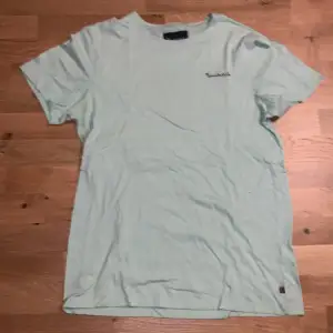 Bondelid t-shirt, bra skick. Storlek medium. Pm för bild eller pris