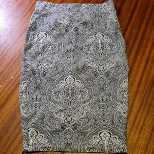 Lång tight kjol - Längre tight kjol. Storlek 36. 15 kr + 45 kr frakt. Samfraktar vid köp av flera varor för 66 kr 📦❣