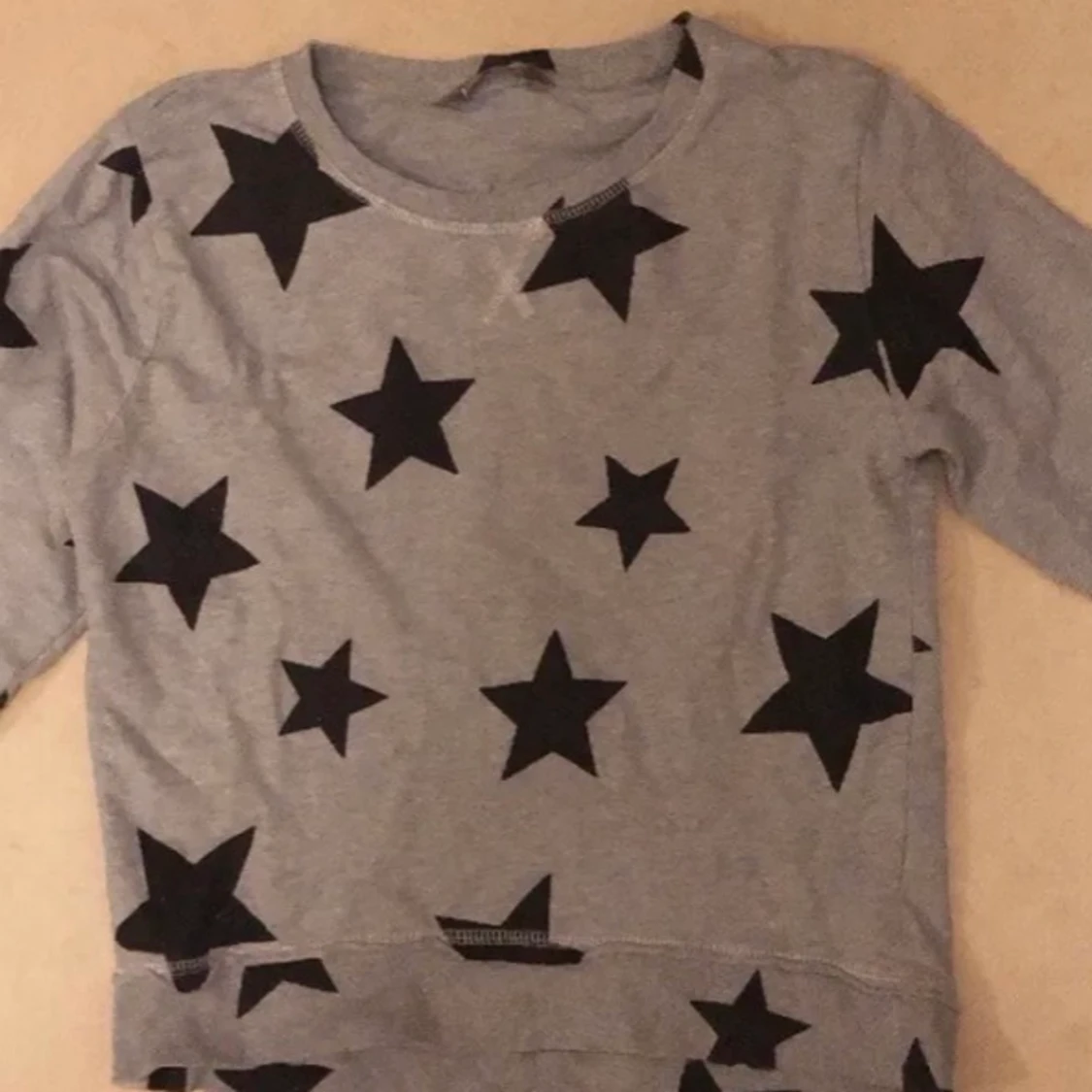 Tröja med stjärnor