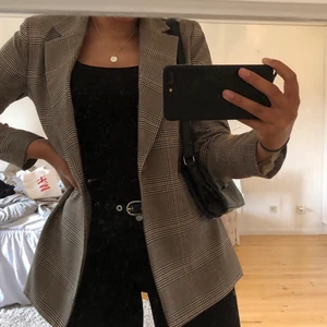 Rutig kavaj  - En fin och stilig kavaj från H&M i storlek 38🤍⭐️🦋