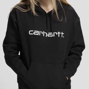 Super fet carhartt hoodie som knappt är använd!  Nypris 1095:- på zalando, Mitt pris 550!! Snygg nu till våren med en väst🤩