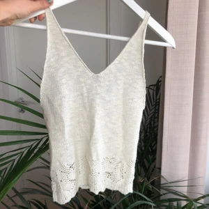 Linne - Säljer detta gulliga linne från Brandy Melville i storlek S💖fraktar för 33kr eller möts upp i Stockholm:)