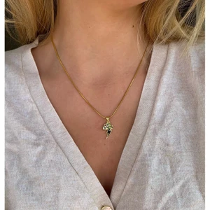 BLIXTHALSBAND⚡️  - Trendigt halsband som äntligen är tillbaka! Frakten är gratis 💖⚡️