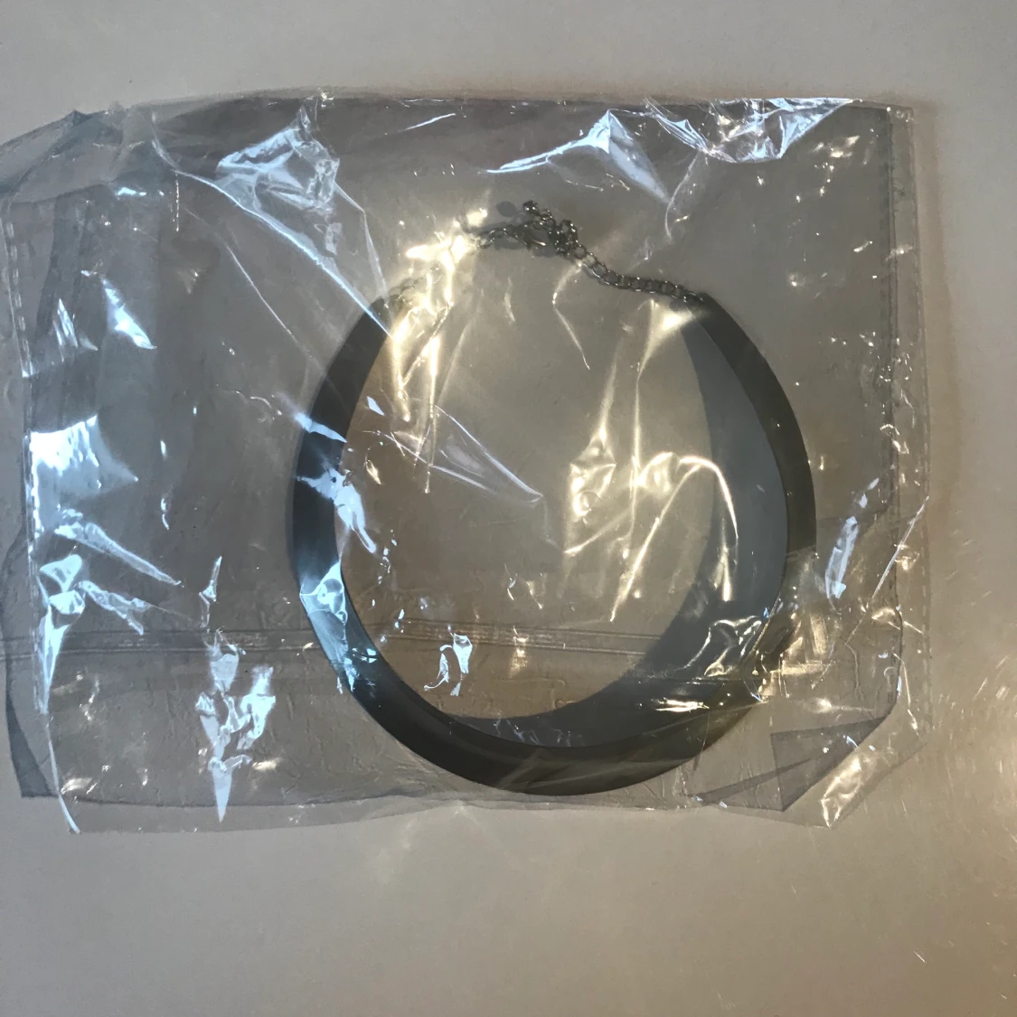 Oanvänt halsband  - 91