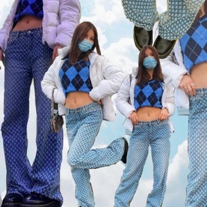 Jaded london jeans - { FINNS KVAR } säljer dessa assnygga jeans från jaded london ! har dessa i hermodellen då jag beställde fel men dem är likadana ! storlek 30 men sytt in dem så dem passar typ en 27-30 ! säljer för 450 + 66 kr frakt nypris är runt 700 plus massa frakt!. Om man vill ha dem som originalstorleken kan ni be mig sprätta bort där jag sytt ! Det är dem blå och bilderna är lånade ( vid stort intresse blir de budgivning annars först till kvarn 