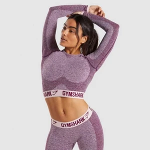 Gymshark set  - Knappt använd Gymshark set , frakt tillkommer . Slutsåld ,väldigt populära. XS , passar även S. Först till kvarn eller budgivning 