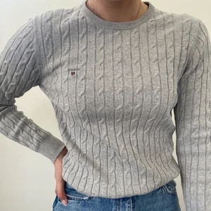 Gant tröja - Grå stickad tröja från Gant. I mycket bra skick. 