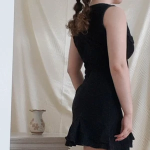 y2k Klänning - y2k klänning i väldigt bra skick! Sitter som en medium🌼