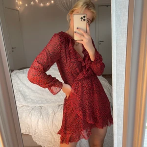 Klänning - Perfekt till sommaren!!!! storlek 38 men passar 36