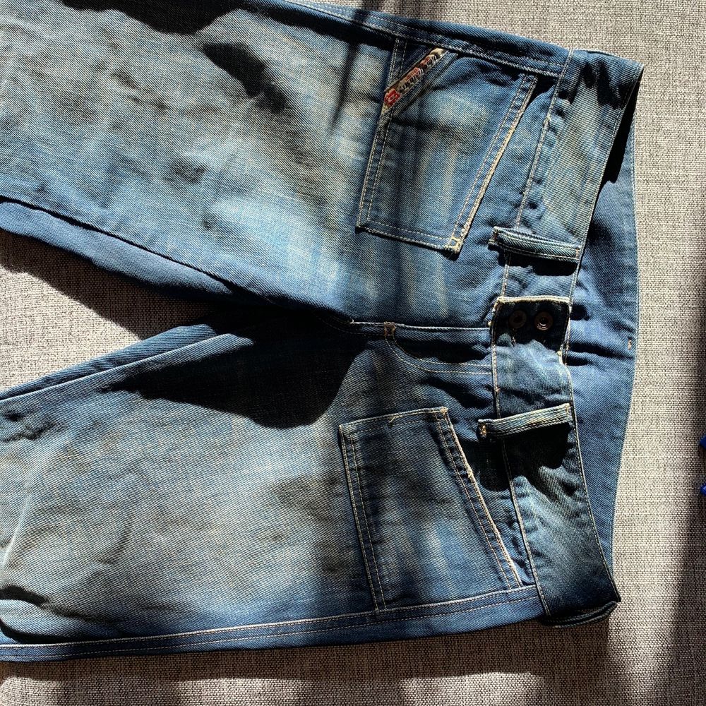 skitsnygga lowwaisted diesel jeans! i nyskick, säljes för att de är för små för mig :). Jeans & Byxor.