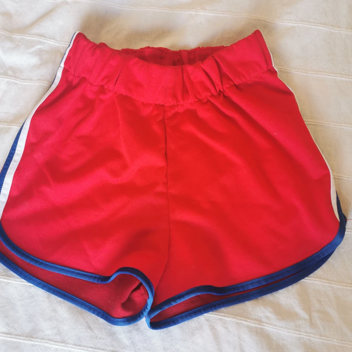 Stay Röda Shorts, strl S 