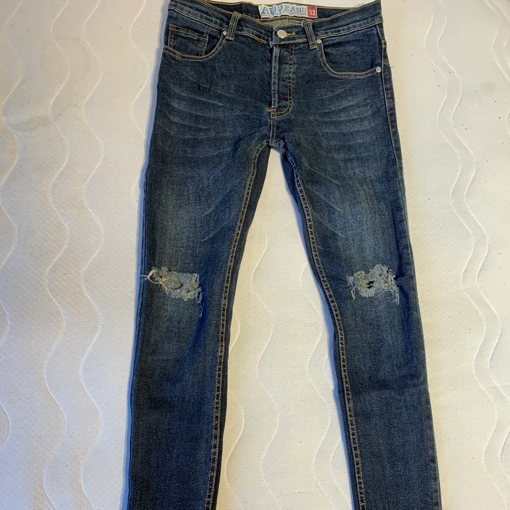 Skinny jeans, storlek 32. . Jeans & Byxor.