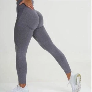 Nvgtn - Super sköna Nvgtn inspirerade tights, ÄLSKAR dessa😍 stretchiga, passar XS/S/M 