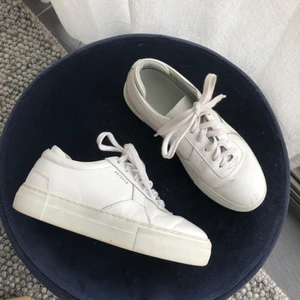 Arigato Platform Sneakers - Säljer min arigato i storlek 38. Något använda men fortfarande i fint skick! 
