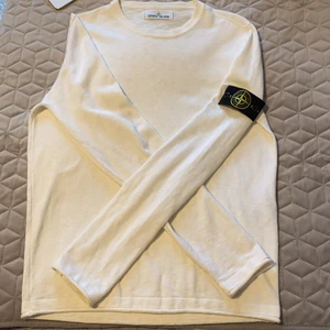 Stone island  - Stone island tröja i stl S passar även M i väldigt bra skick. 