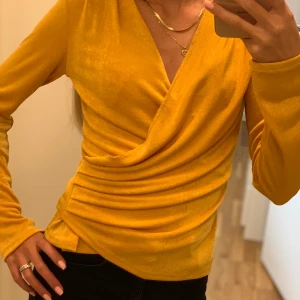 Topp - Orange topp helt ny med tags på! Skynda fynda 🌟