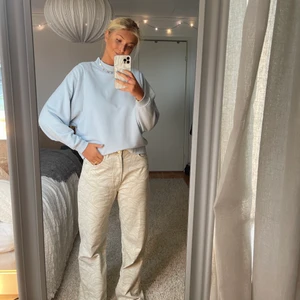 Sweatshirt  - Passar även S! Frakt 66kr💕