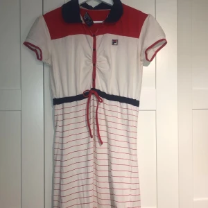 FILA klänning - FILA klänning i mycket bra skick stl M men passar också S