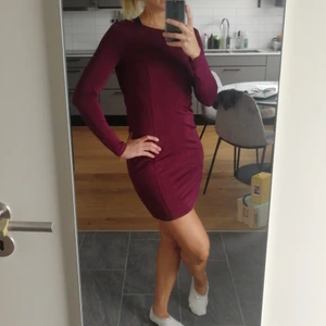 Klänning från NLY, strl S - Klänning från NLY ONE, använd endast en gång! Jättefin, men jag har fått mer kurvor så den är lite kort på mig (174cm). Jättefint skick