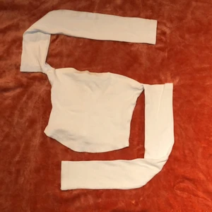 top - Ganska bra skick på denna, säljs pga den inte har någon användning💗