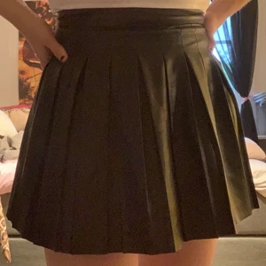 ”Läder” kjol - Kjol från new yorker tror jag, jättefin men kommer inte till användning mer