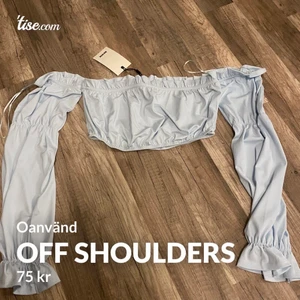 Off shoulder  - Har ej använt 