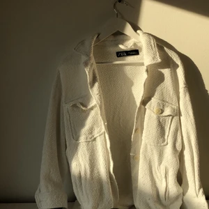 Jacka - Bra skick, knappt använd :)