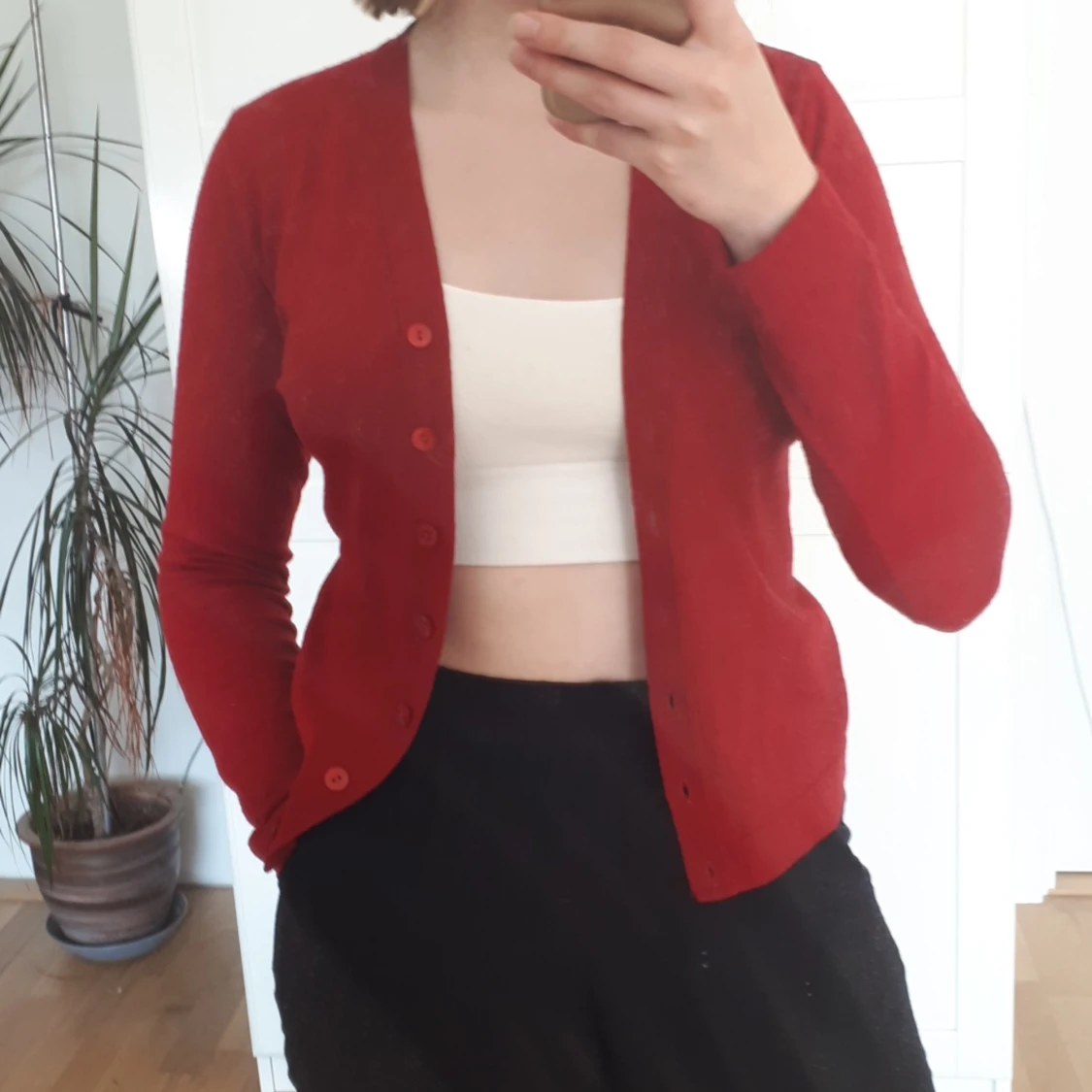 Röd stickad långärmad kofta, storlek S