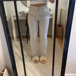 Linnebyxor  - Säljer mina superfina linnebyxor i storlek S från hm. Knappt använda 