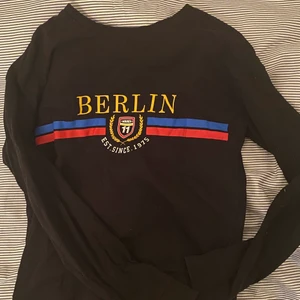 En fin tunn tröja <3  - Använd! Men ser ut som ny<3 