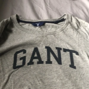 Långärmad tröja  - Jätteskön tröja från gant som tyvärr inte kommer till användning:( strl xs men skulle mer säga att den är en s! Supermjuk i materialet!