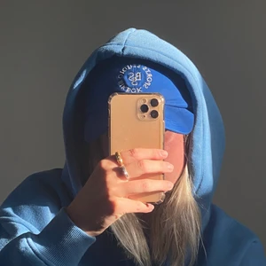 Keps - Säljer denna as coola keps i så snygg färg från BikBok!! Säljer för 100kr