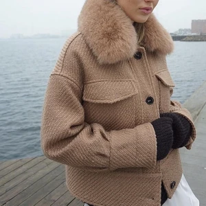 Meotine jacka S/M - Säljer nu min fina jacka från meotine då den inte kommer till användning, använd en månad. I ett bra skick. Bud vid flera intresserade. Nypris: 2 800