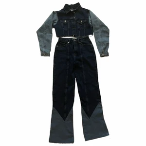 Set nakd - Denim set från NAKD som tyvärr har blivit för litet för mig. Superbra skick, nästan som nytt. Storlek 36 på jeans och 38 på jacka😍