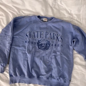 Vintage sweatshirt - Säljer min jättefina vintage oversized sweatshirt! 💞💞  Fint skick, inga hål eller liknande.