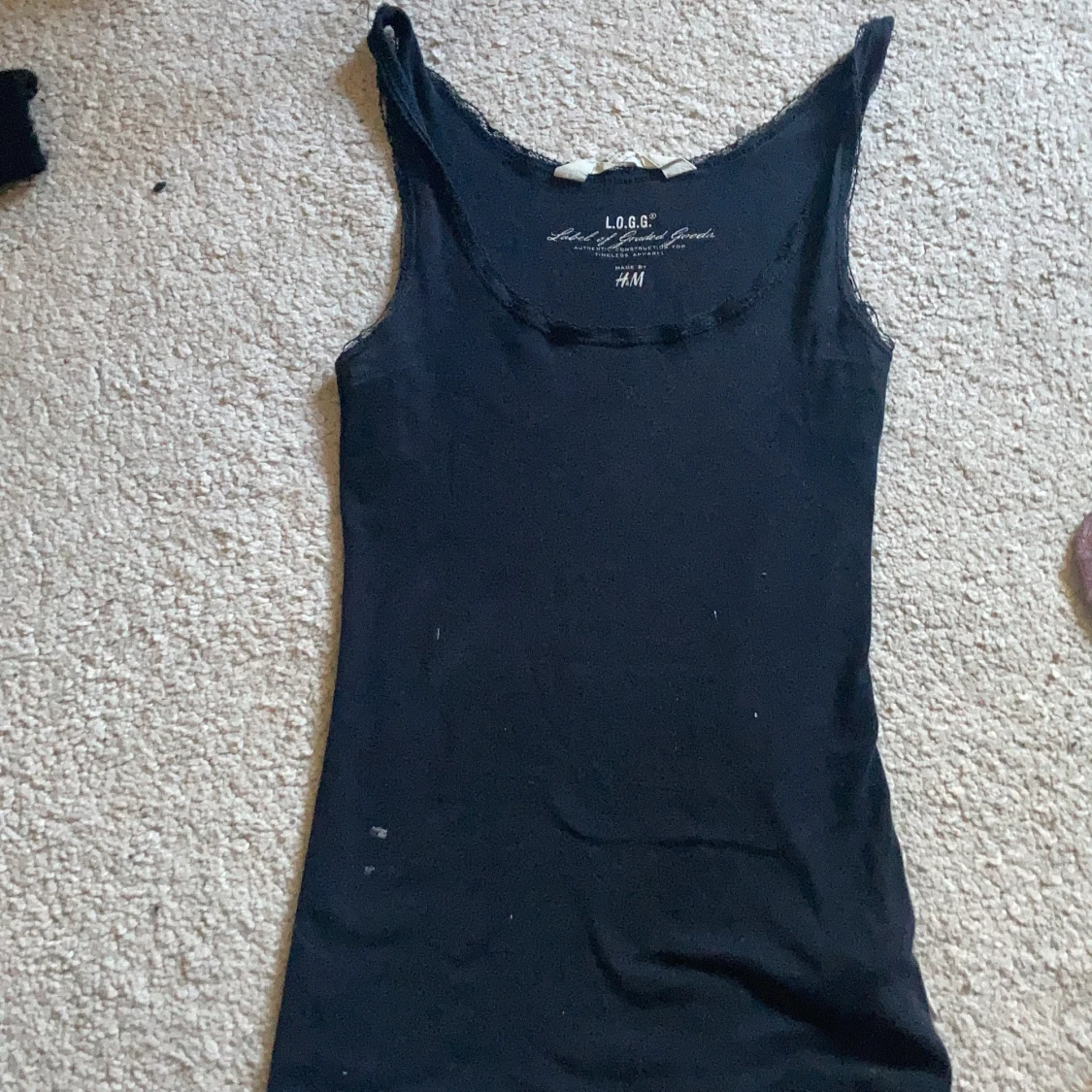 Svart linne med lite spets