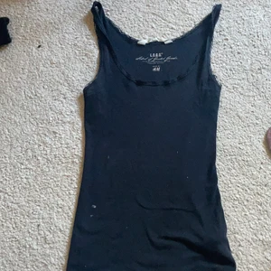 Svart linne med lite spets - Linne jag köpte secondhand för en halvår sen som jag inte andvänder