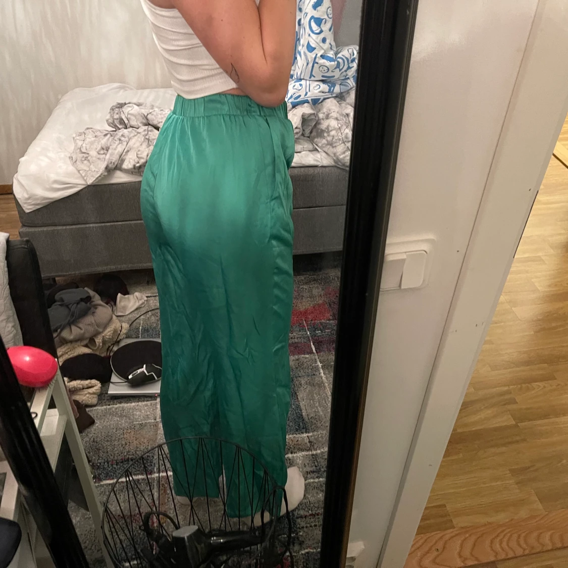 Gröna satin byxor  - 90