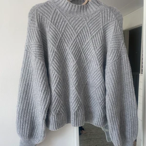 Tjocktröja - Skit snygg tjocktröja, som funkar till allt! Säljer för 100kr+frakt💕💕