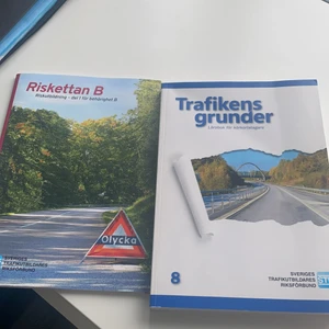 Körkortsböcker - Paketpris 200, hämtas i hallonbergen
