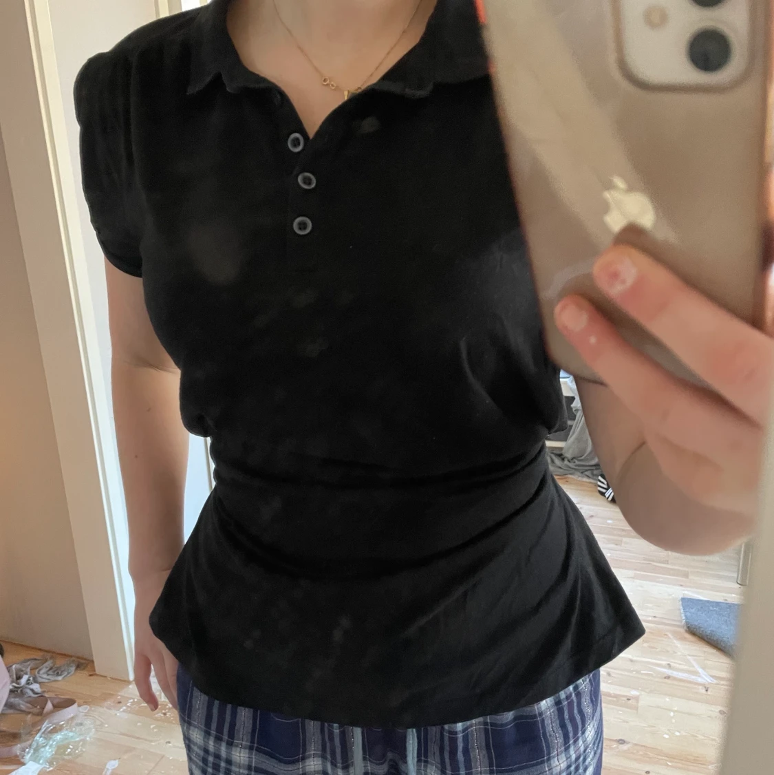 Tröja med knytning där bak