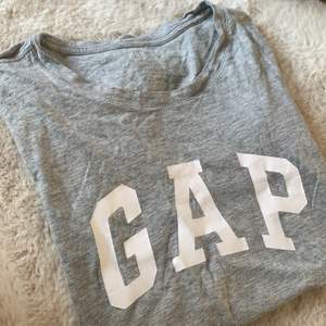 T-shirt från GAP i storlek S.
