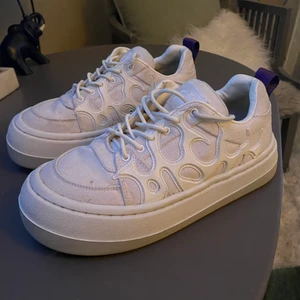 Eytys  - Eytys Sonic white! Använda men inga tydliga slitningar 💗 exkl. frakt!