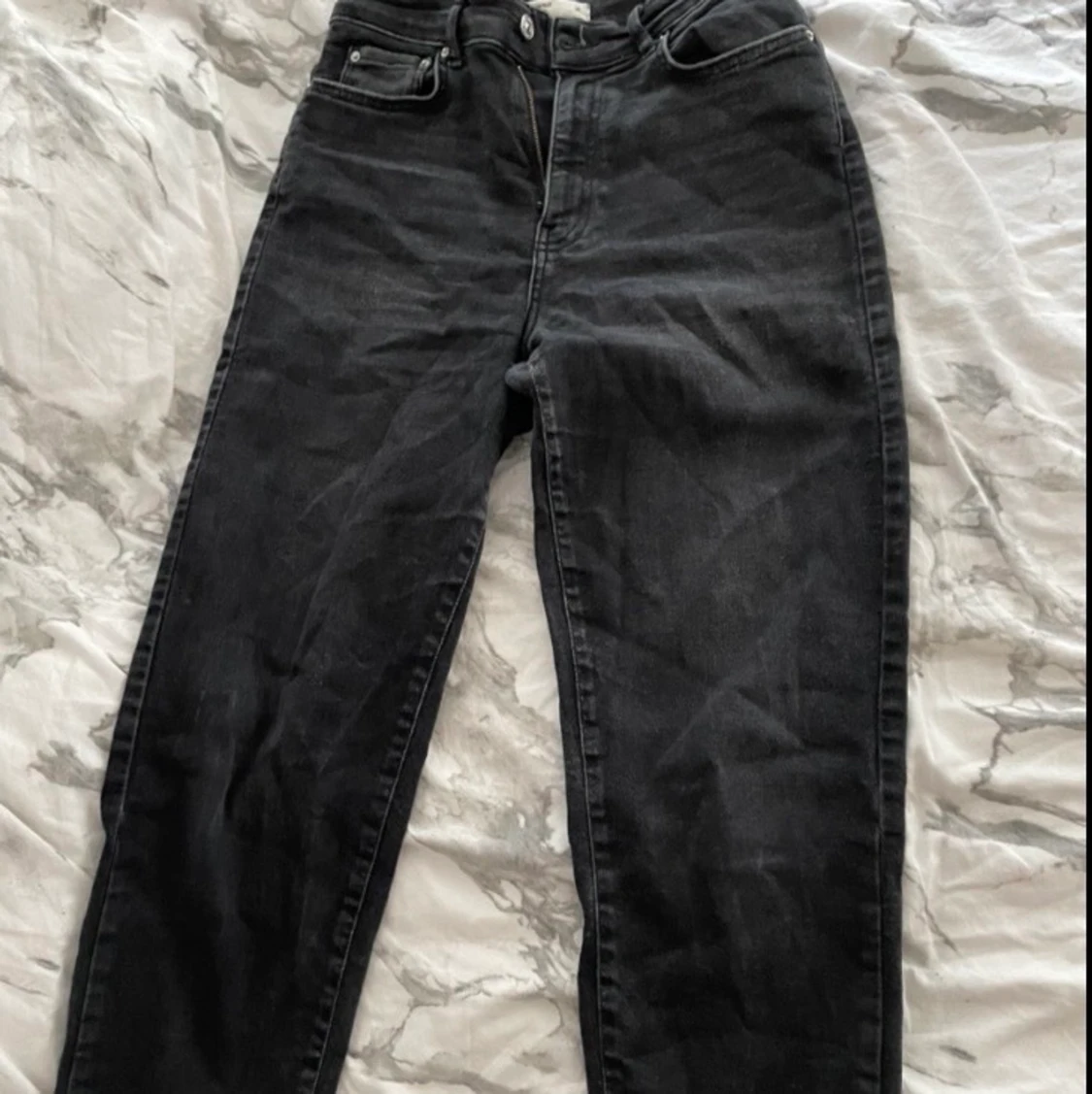 Svarta jeans från Gina - 91