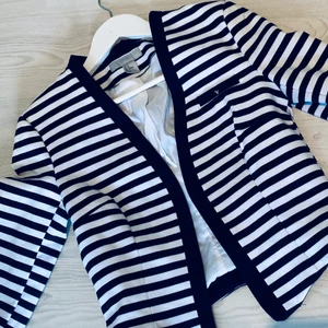 Fin kavaj  - Fin randig kavaj i strl 36 