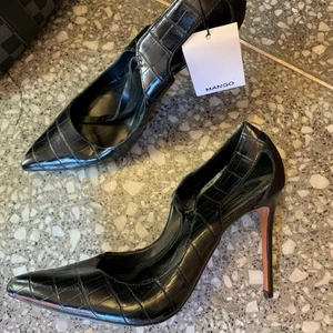 Mango klackskor  - Aldrig använda, storlek 38