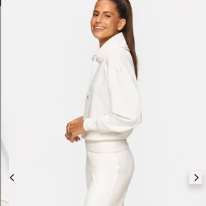 Tröja från stronger - Therese Lindgrens kollektion med stronger. Nypris 699kr mitt pris 300 men går att diskutera🥰