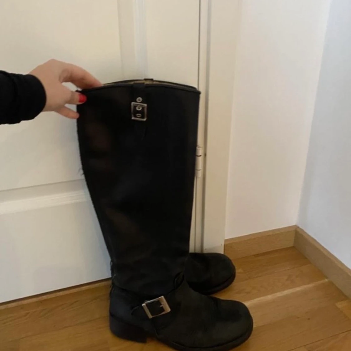 Svarta Johnny Bulls i äkta läder